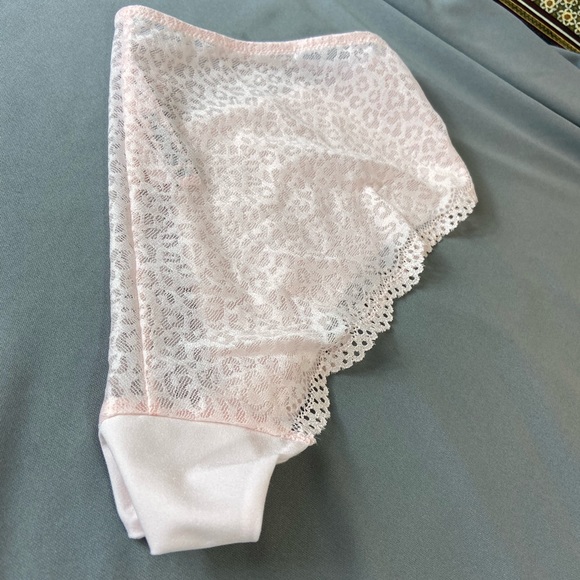 Victoria’s Secret Pink Lace Panties - Picture 4 of 16